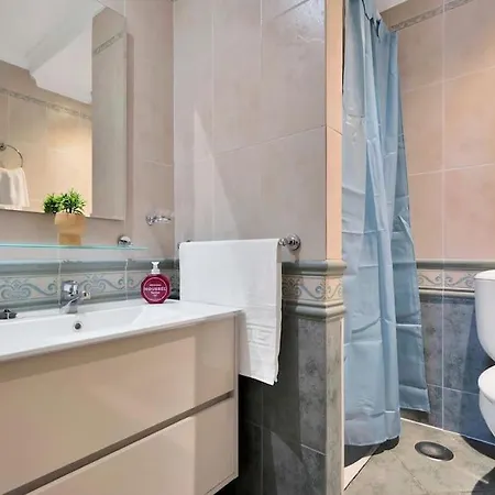 Con Jacuzzi Y Parking En San Pedro - Del Valle 72 2 דירה *