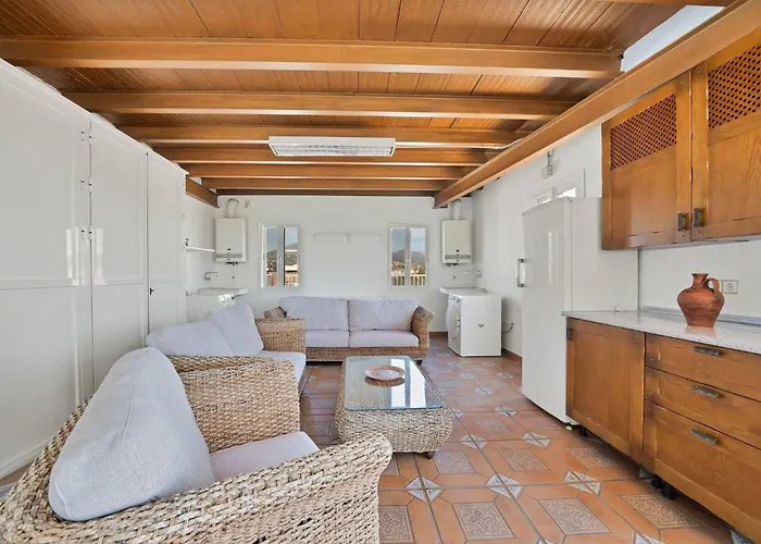 Con Jacuzzi Y Parking En San Pedro - Del Valle 72 2 Apartment