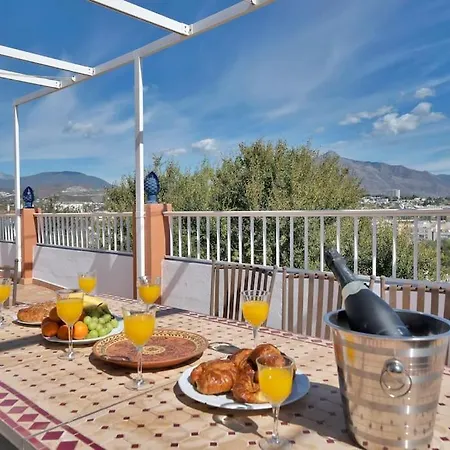 Con Jacuzzi Y Parking En San Pedro - Del Valle 72 2