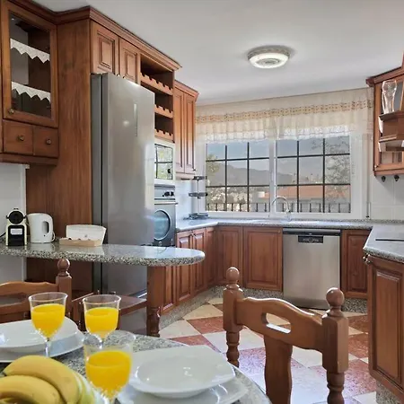 Con Jacuzzi Y Parking En San Pedro - Del Valle 72 2 * ماربيا